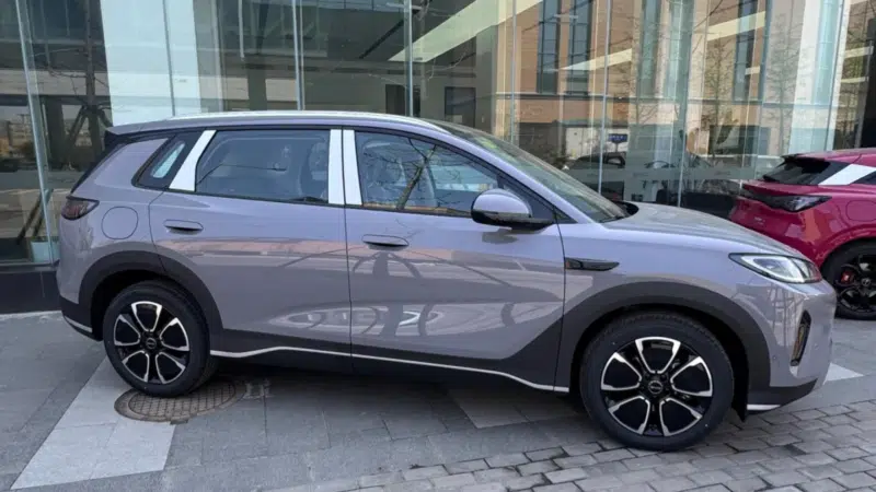 В Китае у дилеров накапливаются новые BYD Sealion 05 DM-i с запасом хода 305 км.