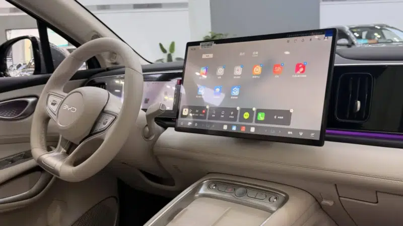 В Китае у дилеров накапливаются новые BYD Sealion 05 DM-i с запасом хода 305 км.