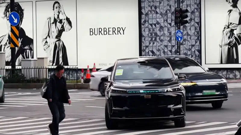 В Китае Geely Galaxy M9, получивший высокую оценку Edmunds, получит новый вариант уже в этом месяце.