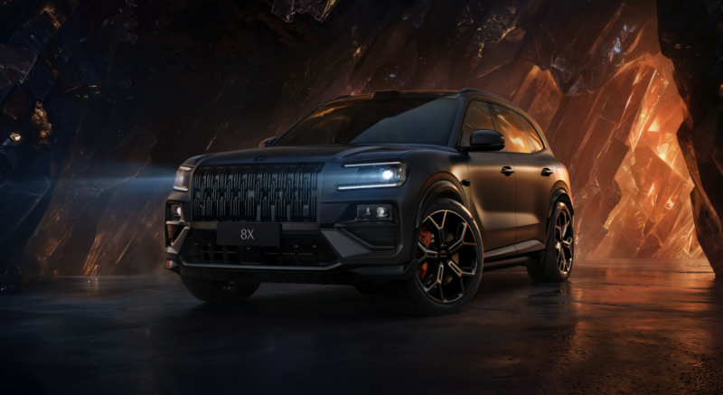 В Китае Zeekr 8X дебютирует 17 апреля с трёхмоторной силовой установкой мощностью 1381 л.с.