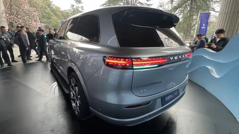 В Китае представлен SUV Dongfeng Voyah Taishan X8 с системами Huawei HarmonyOS и силовыми установками 800В (PHEV/EV).