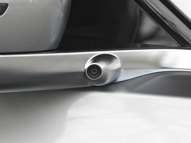 В Китае представлен SUV Dongfeng Voyah Taishan X8 с системами Huawei HarmonyOS и силовыми установками 800В (PHEV/EV).